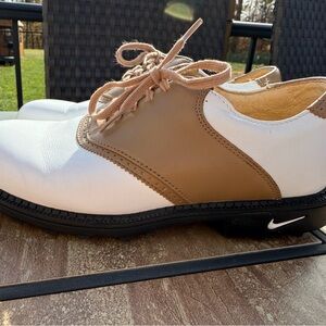 Nike women’s White and Brown Oxfords. EUC! I can’t play golf 😂